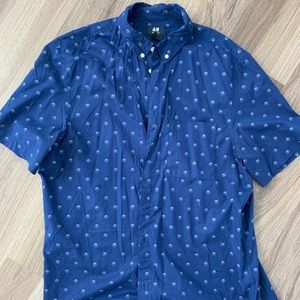 H&M short sleeve button down Sz L